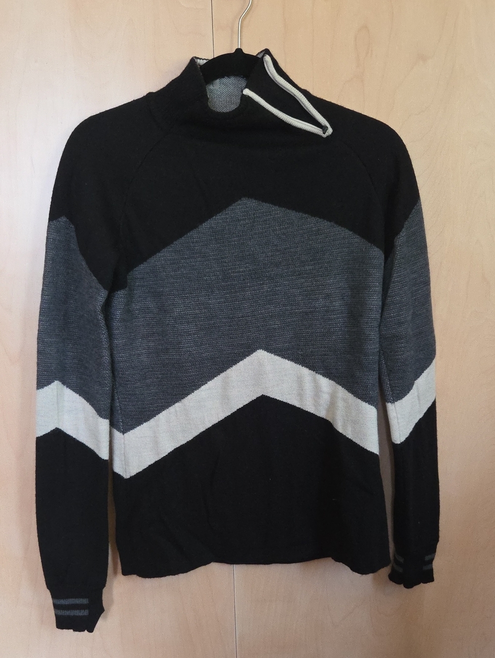 Women's Smartwool Chevron Knit Sweater - Black, Gray & Cream